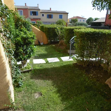 La Pineta, Piscina *